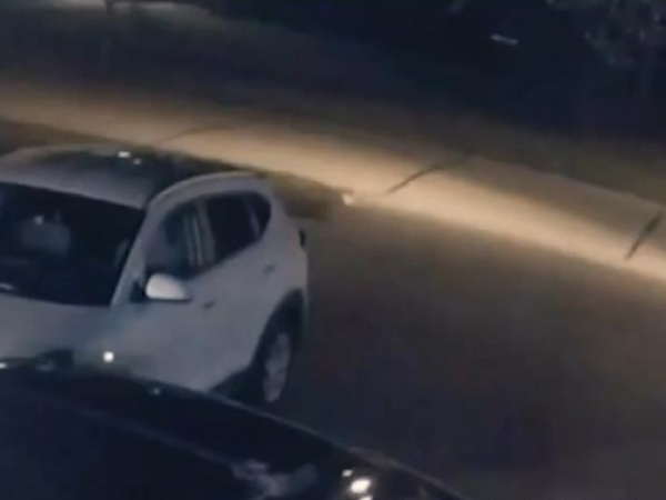 车载视频监控系统记录下的一幕，让人惊讶