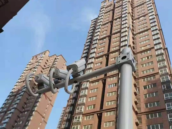 杭州女子高空抛物两袋垃圾，高空抛物监控摄像头到底有没有作用？